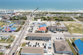 Cozy 1-Bedroom Condo with Pool Access in Ocean Isle Beach